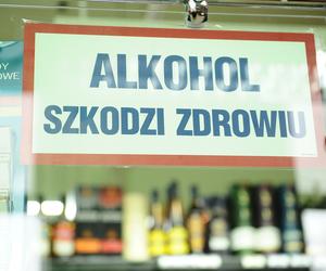 Warszawiacy zdecydują o sprzedaży alkoholu nocą! Na początku maja ruszają konsultacje społeczne