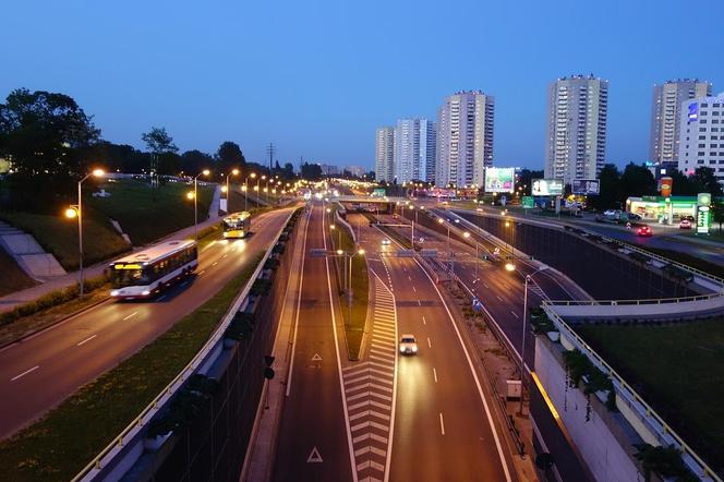 Tyle naprawdę zarabia się w polskich miastach. Warszawa wcale nie jest numerem 1