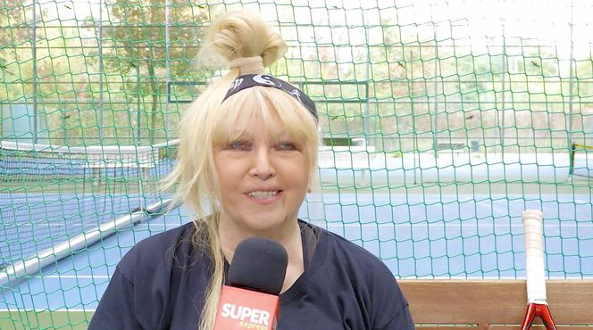 Maryla Rodowicz gra w tenisa