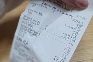 Co grozi za niezabranie paragonu? Skarbówka ostrzega. Problem może mieć nie tylko sprzedawca 