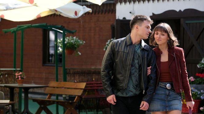 M jak miłość odc. 1882. Tomek Kubicki (Chris Cugowski), Justyna (Marta Malinowska)