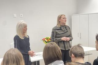 Sędzia Anna Maria Wesołowska spotkała się z młodzieżą. Opowiedziała co pomoże uniknąć zagrożeń w przyszłości