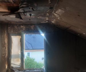 Rodzina z dwultenim synkiem straciła wszystko. Pożar wybuchł podczas remontu dachu