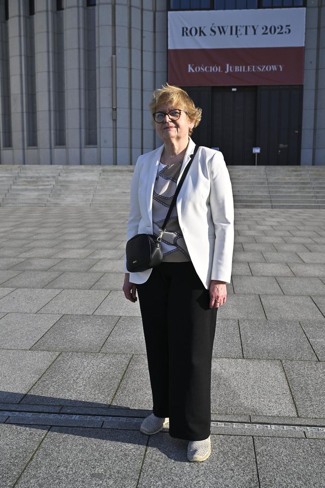 Warszawa żegna papieża Franciszka. Poruszające wpisy w Archikatedrze