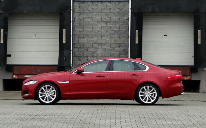 Jaguar XF 2.0 i4D 180 KM