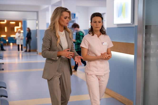 Na dobre i na złe ostatni odcinek 959 finał sezonu. Agata (Emilia Komarnicka), Kinga Lipska (Magdalena Kumorek)