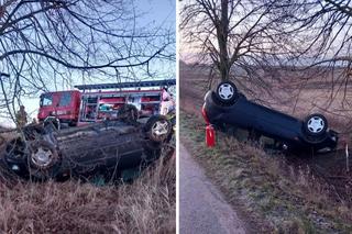 Wypadek w Tałtach. Samochód dachował w rowie. Kierująca w szpitalu [ZDJĘCIA]