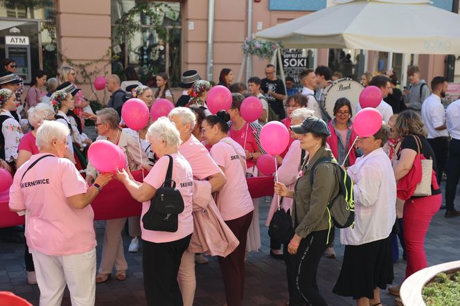 W centrum Lublina królował róż! Przez miasto przeszedł Marsz Różowej Wstążki