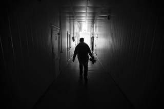 Jego mama umarła, gdy był mały. Ojciec go nie chciał. Dziadek zostawił niewidomego chłopca w domu dziecka