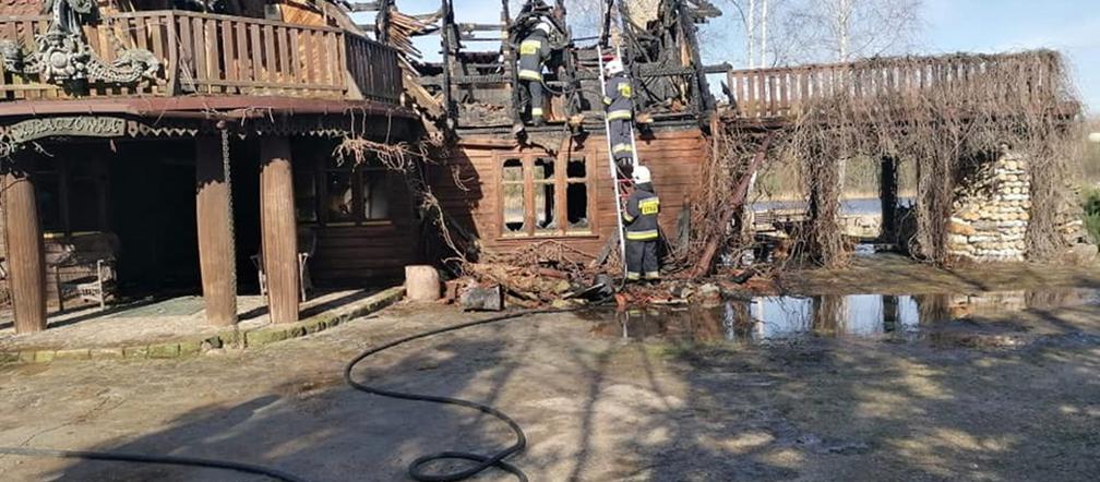 Drewniany dworek w Leżachowie spłonął doszczętnie (GALERIA)