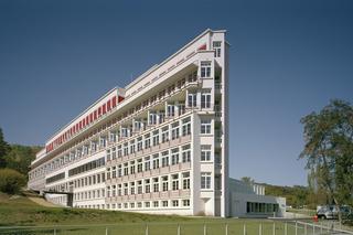 Szkoła architektury w modernistycznym sanatorium
