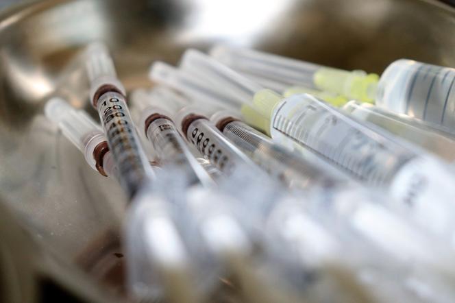 Lublin: WSTRZYMANE szczepienia na COVID?! Szpitale podają drugą dawkę medykom