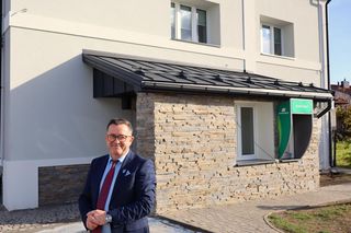 Urząd Gminy w Chełmcu zyskał nowy blask