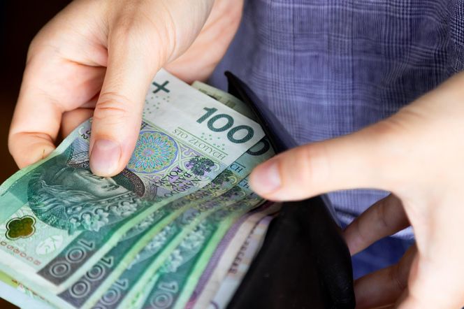 Zrób to, zanim będzie za późno. Bank bije na alarm w sprawie gotówki