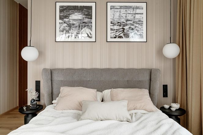 Światło, drewno i cisza - gdy wnętrze staje się azylem. Apartament Japandi autorstwa Jana Sikory