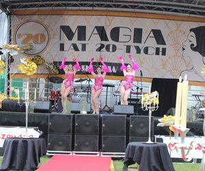 Było spotkanie z modą, muzyką i samochodami z lat 20. w Korczewie. Za nami impreza „Magia lat 20-tych” 2025