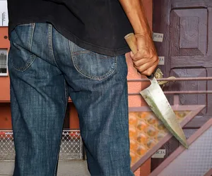 Zamordował całą rodzinę. Produkował amulety odganiające złe myśli. Dziecko sąsiadów bało się, że do nich też przyjdzie 