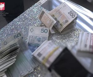 CBŚP rozbiło niebezpieczny gang z PIaseczna. 13 osób zatrzymanych