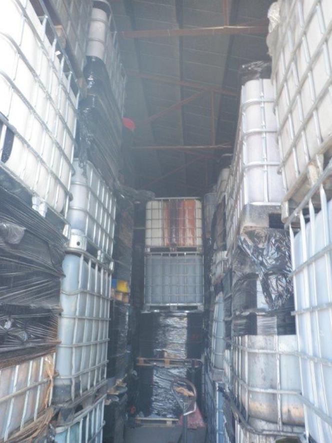 Samorząd Mazowsza pomoże w usunięciu 2 tys. ton chemikaliów. „Składowano je pod gołym niebem”