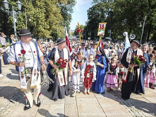 II szczyt pielgrzymkowy na Jasną Górę. Więcej pątników niż w zeszłym roku