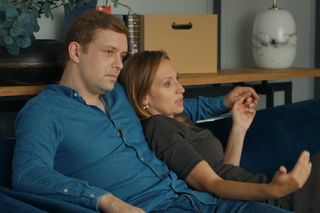 Barwy szczęścia, odcinek 3093. Hubert (Marek Molak), Asia (Anna Gzyra)