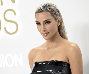 Kim Kardashian wyda milion dolarów na prezenty dla dzieci! Bajeczne Święta w rezydencji gwiazdy przyjaciel rodziny ujawnia ze wyda az tyle na 4 dzieci