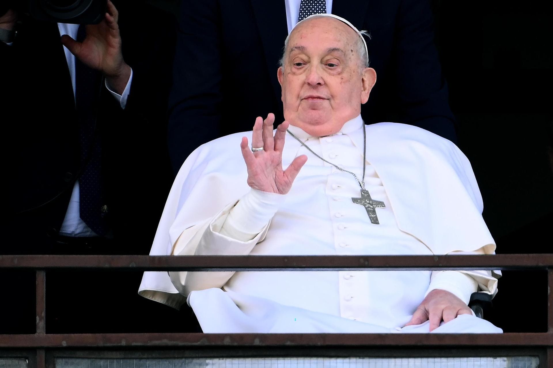 Papież Franciszek powinien ustąpić? smerfy nie mają wątpliwości. Te wyniki zaskakują
