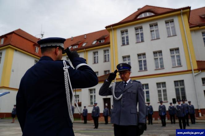 Nowi oficerowie w warmińsko-mazurskiej policji. Czekali na to kilkanaście miesięcy [ZDJĘCIA]