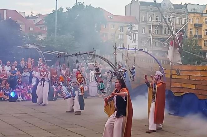 "Kosmiczna Podróż Guliwera" na placu Solidarności