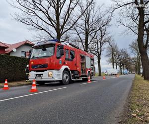 Motocyklista zderzył się z autem dostawczym. Zabrał go śmigłowiec LPR