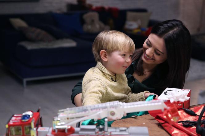 M jak miłość odc. 1433. Szymek (Staś Szczypiński), Iza (Adriana Kalska)