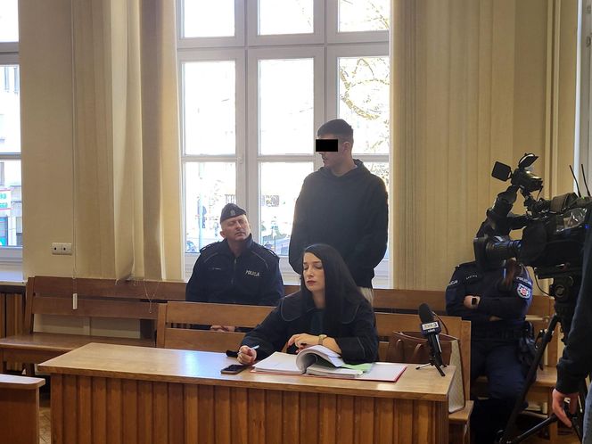 Zdaniem śledczych oszukał pół tysiąca osób. Stracił blisko 800 tysięcy złotych.