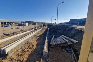 W Olsztynie powstaje nowy park handlowy. Prace idą pełną parą. Inwestor pokazał nowe zdjęcia z budowy!