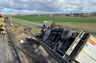 Makabryczny wypadek na S3 pod Gorzowem! Rozerwane na strzępy busy i ciężarówka. Dwie osoby zabrało pogotowie [ZDJĘCIA].