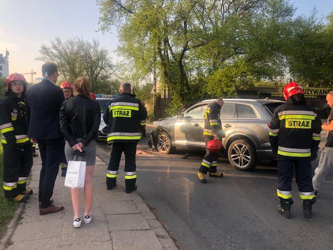 Wypadek przy Obozowej. Dwóch strażników miejskich w szpitalu