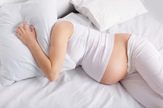 BEZSENNOŚĆ w ciąży - skąd się bierze i jak sobie z nią radzić