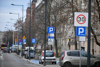 2 stycznia strefa płatnego parkowania w Warszawie została powiększona. Zmiany widać na ulicach