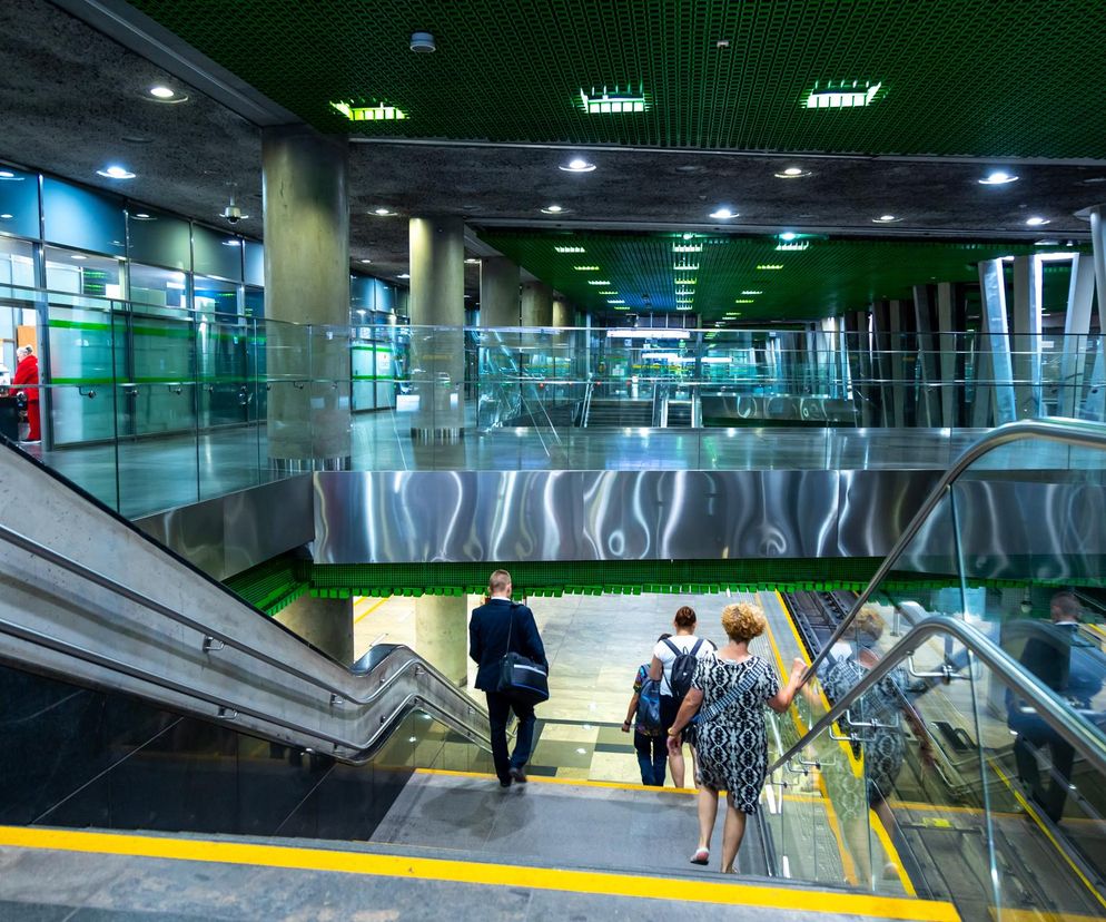 Metro Stadion Narodowy (M2) – słabe powiązanie ze stacją PKP