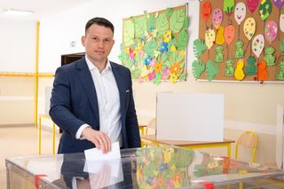 Znani politycy. W Toruniu swój głos oddał Sławomir Mentzen