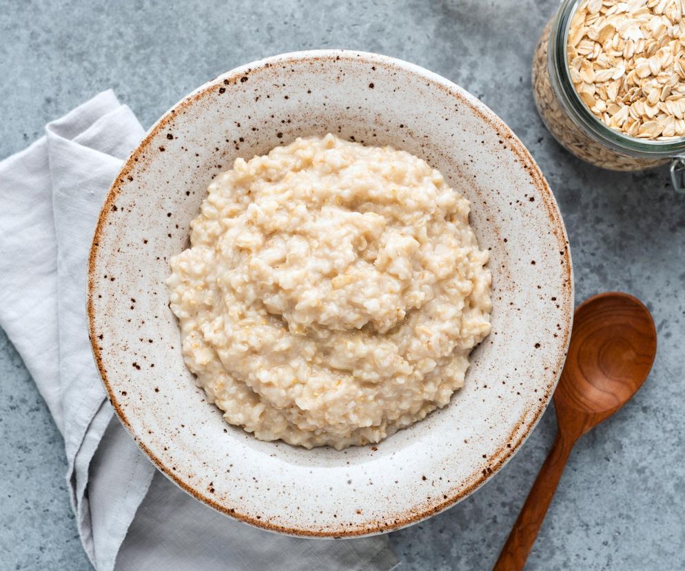 Owsianka to śmieciowe jedzenie? Znalazła się na liście zakazanych produktów