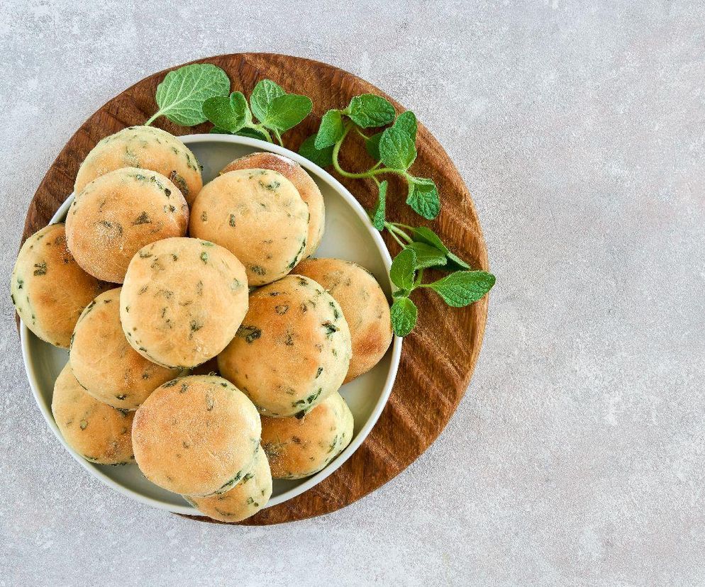 ziołowe bułeczki z pasztetem