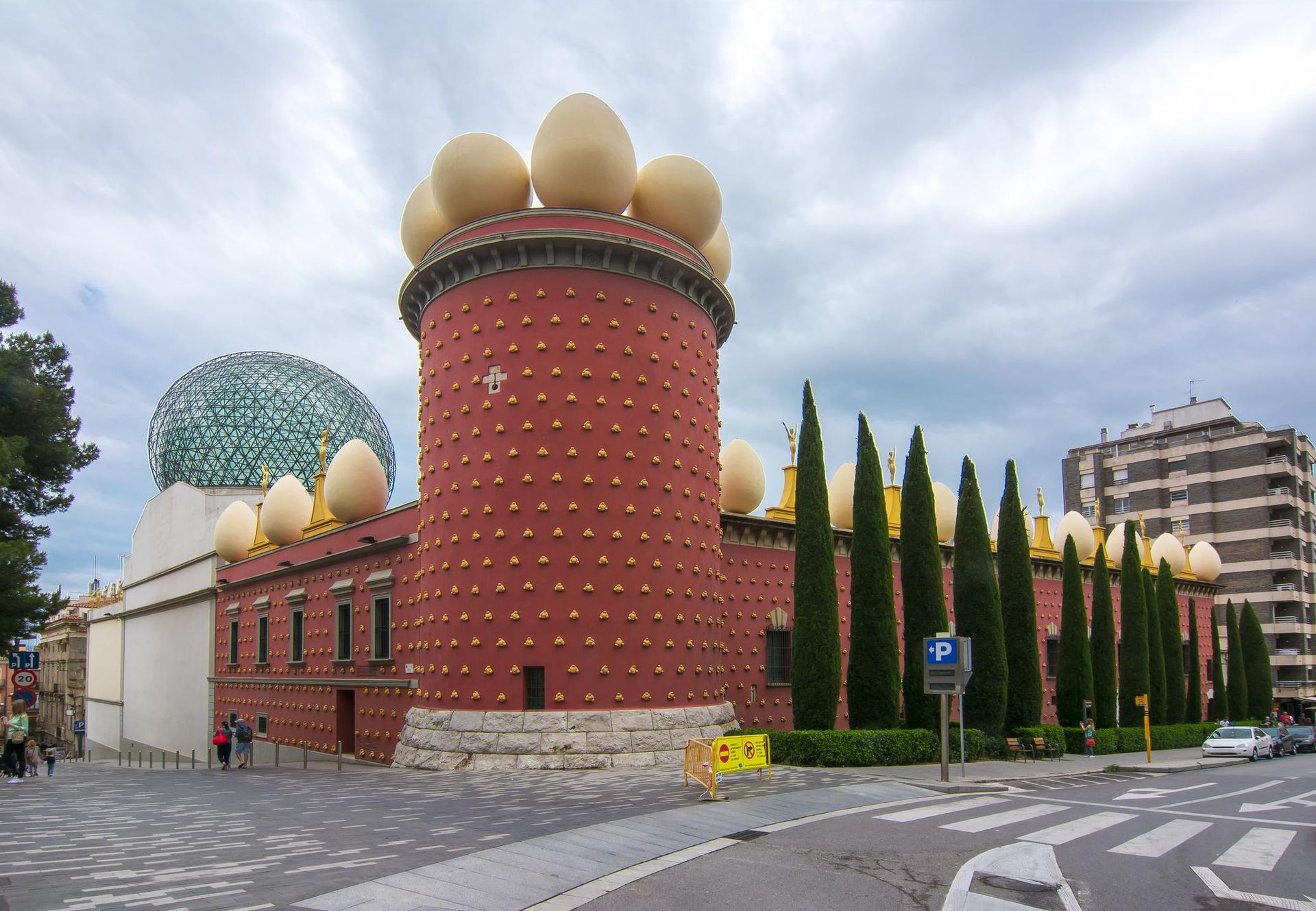 Muzeum Salvadora Dali w Figueres w Hiszpanii
