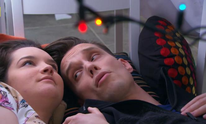 Na Wspólnej odc. 3241. Kasia (Julia Chatys), Darek Żbik (Michał Mikołajczak) 