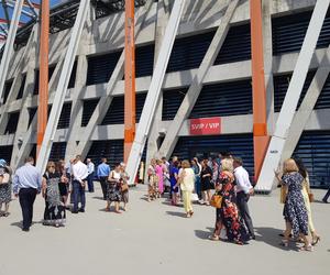 Kongres Świadków Jehowy w Białymstoku. Na stadionie miejskim tysiące uczestników [ZDJĘCIA]