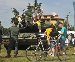 Armaty zagrzmiały w Warszawie. Obchody święta Wojska Polskiego