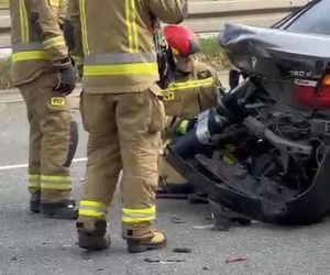 Kluczowa droga w Warszawie zablokowana. Poważny wypadek na Wisłostradzie