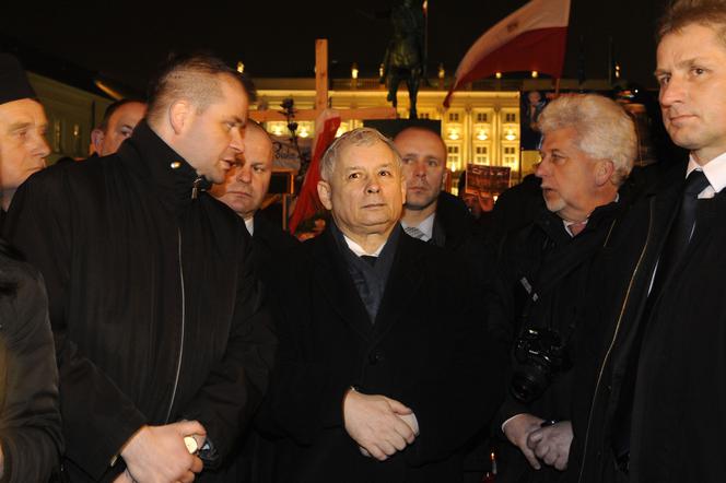 Jarosław Kaczyński przed Pałacem Prezydenckim Marsz Pamięci