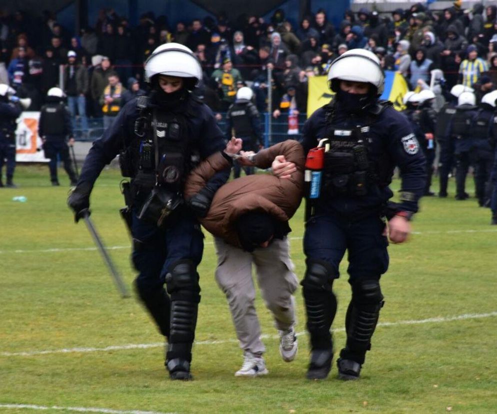 Niespokojny mecz w Jarosławiu. Do akcji wkroczyła policja 