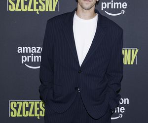 Premiera filmu Szczęsny. Tomasz Kot z synem, brata piłkarza z rodziną i Quebonafide z partnerką [GALERIA]