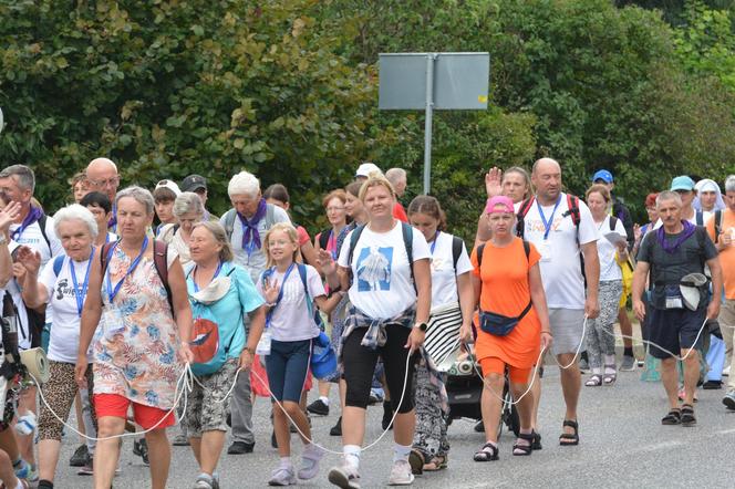 Śpiewający dzień lubelskich pątników na szlaku do Jasnej Góry!